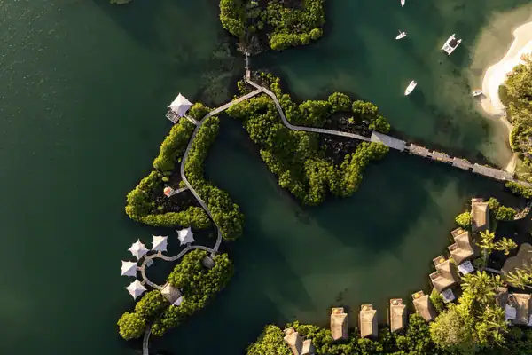 Luxe waterbungalow: Constance Le Prince Maurice Mauritius / Salted Senses