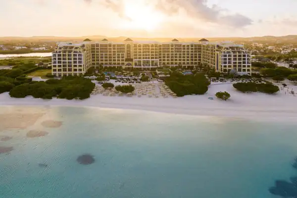 Luxe hotel op Aruba: The Ritz-Carlton Aruba / Salted Senses