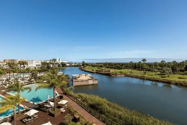 Luxe golf hotel in Portugal: Domes Lake Algarve / Salted Senses