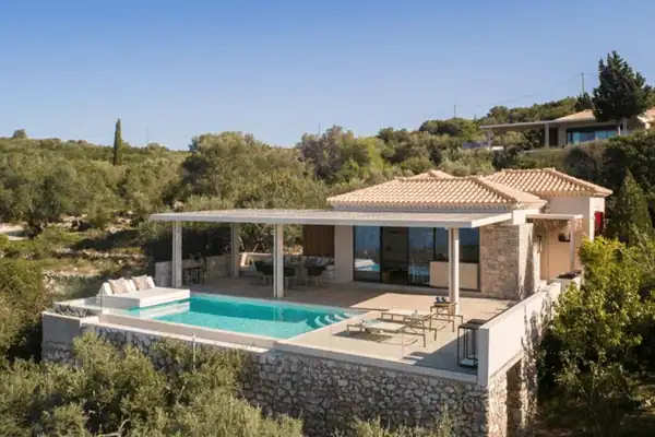 Luxe villa op Lefkas met privézwembad: Art Blue Villas / Salted Senses
