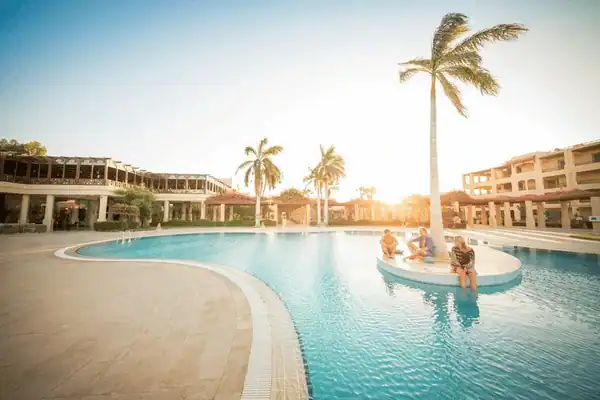 Luxe hotel met huisrif in Egypte: Robinson Soma Bay / Salted Senses