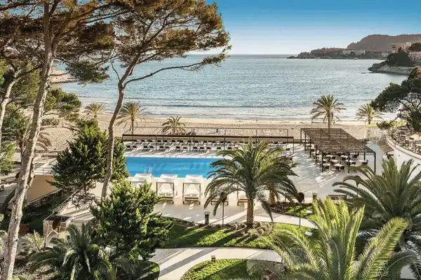 Elegant adults only hotel op Mallorca: Secrets Mallorca Villamil Resort & Spa / Salted Senses