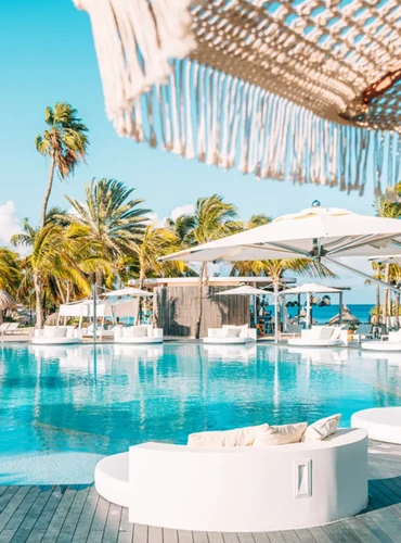 Van der Valk Plaza Royal Residence zwembad Bonaire / Salted Senses