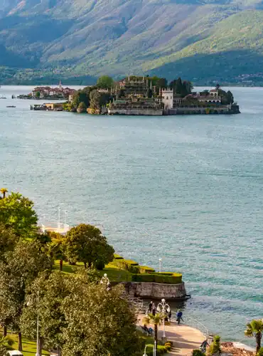 Uitzicht op Isola Bella Lago Maggiore Italië / Salted Senses