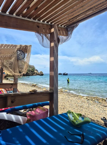 Tugboat strand Curacao / Salted Senses