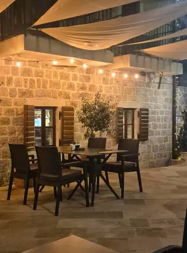 Amber restaurant in Herceg Novi / Salted Senses